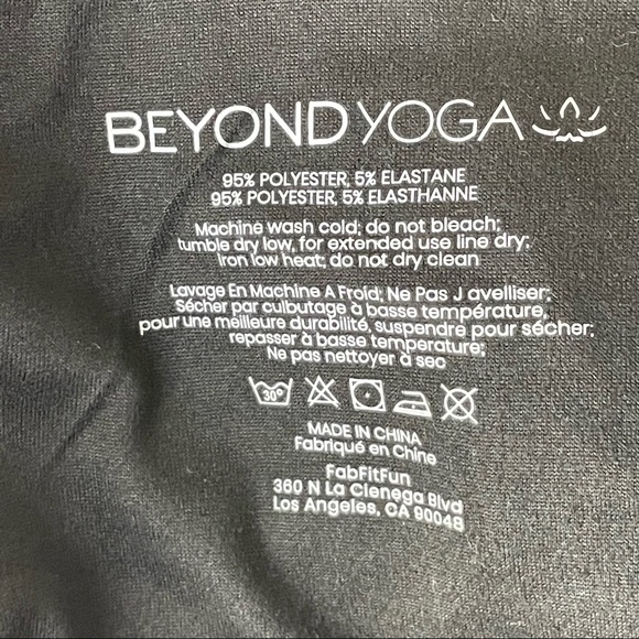 BEYOND YOGA NWT POCKET INFINITY SCARF BLACK ATHLETIC ACTIVE WINTER - Picture 10 of 11